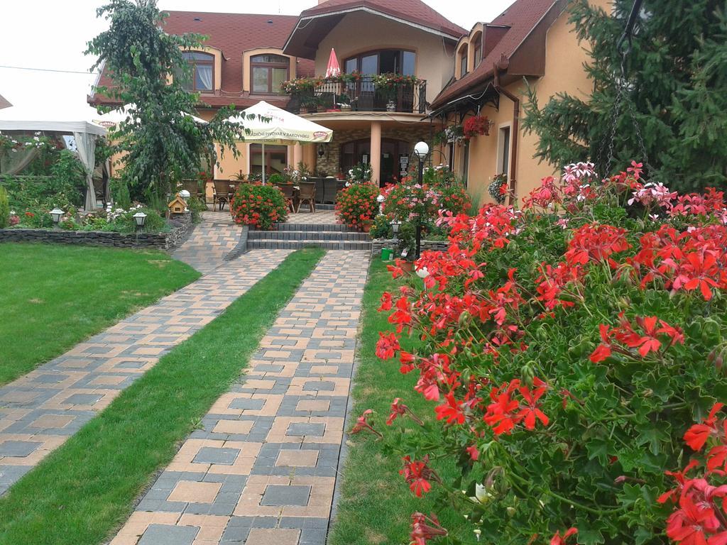 Hotel Alba Regia Pansion Egri Jahodná Exteriér fotografie
